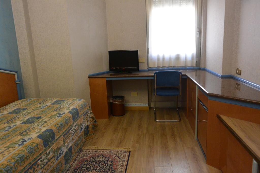 Hotel Lido Milan Bagian luar foto