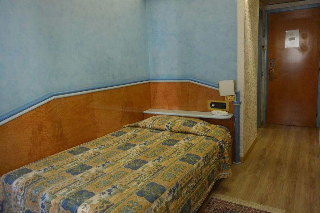 Hotel Lido Milan Bagian luar foto