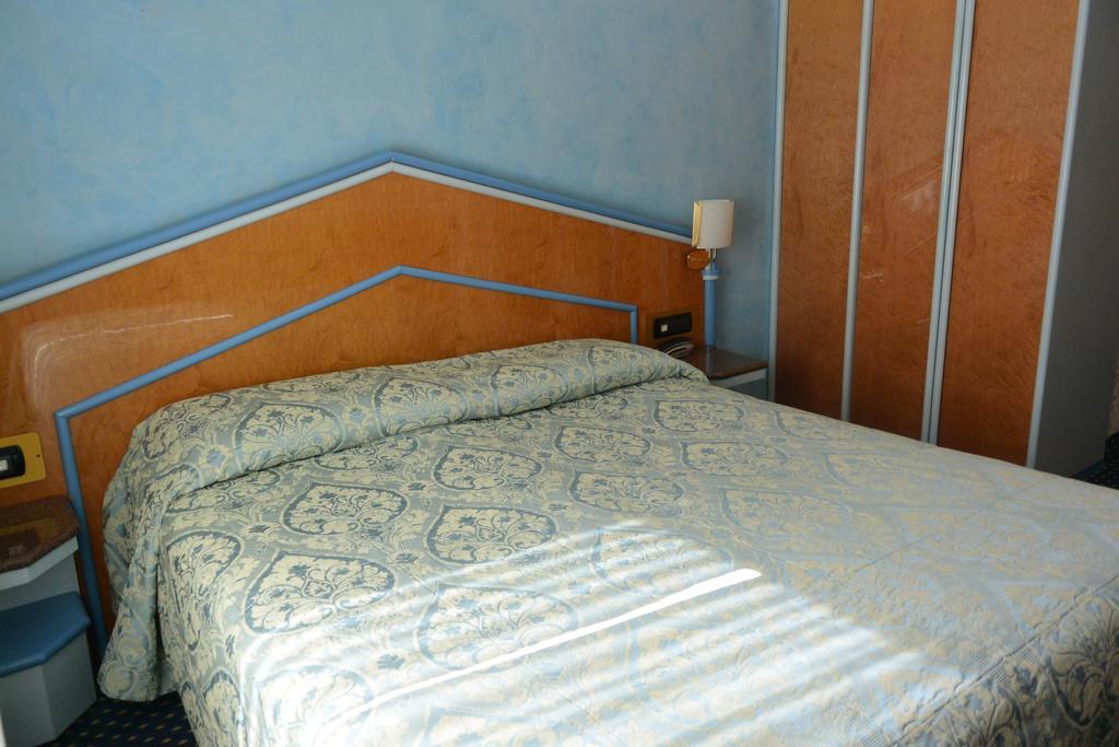 Hotel Lido Milan Bagian luar foto