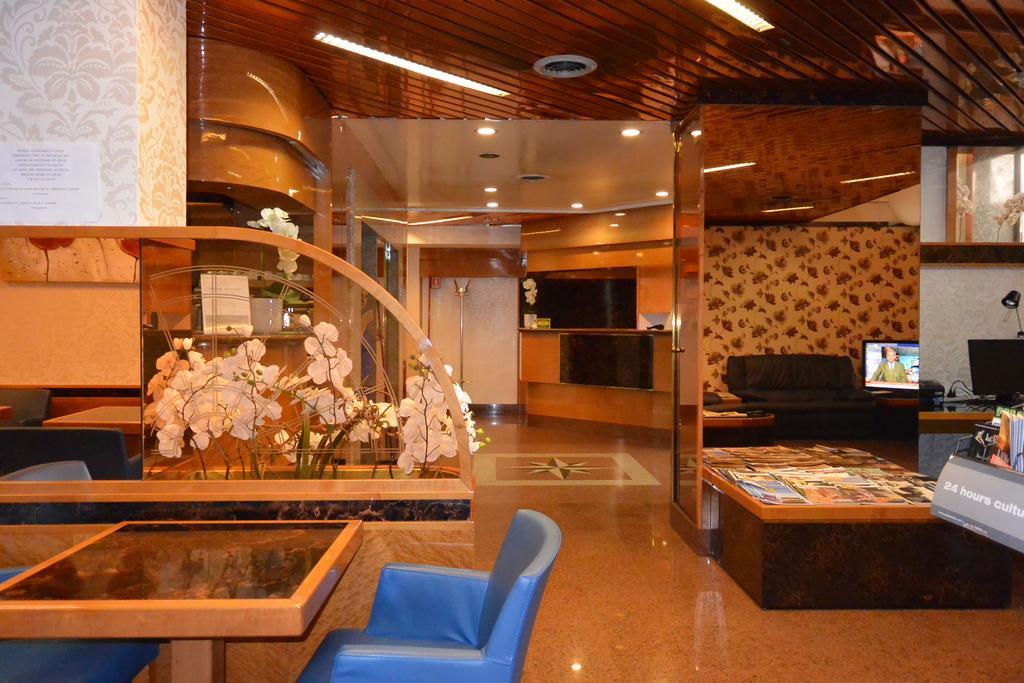 Hotel Lido Milan Bagian luar foto