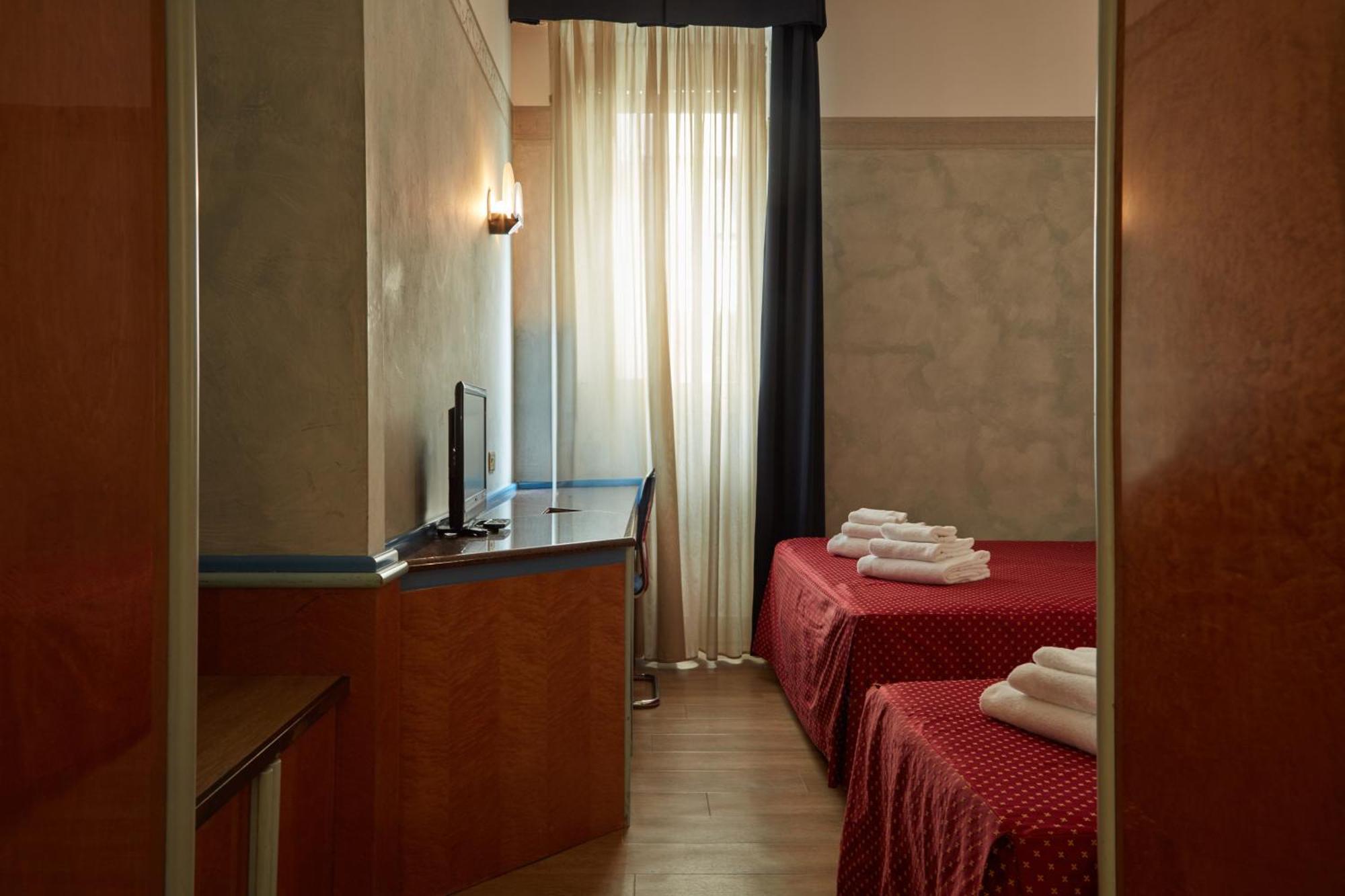 Hotel Lido Milan Bagian luar foto